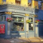 london-pub-england-historic-center